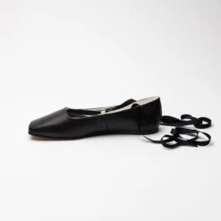 American Duchess PRE-ORDER Bronte Women's Slippers (Black) -StrideOne Store Bronte 13