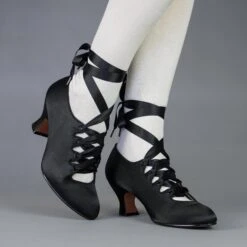 American Duchess Foxtrot Women's Edwardian Pump (Black)