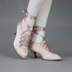 American Duchess Foxtrot Women's Edwardian Pump (Champagne)