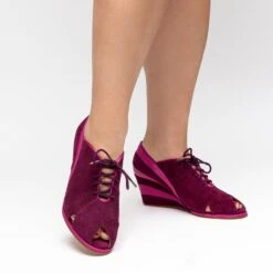 American Duchess PRE-ORDER Esme Women's 1930s Wedges (Fuchsia/Wine)