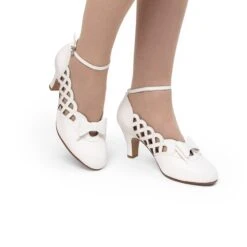 American Duchess PRE-ORDER Jessie Vintage Pumps (Soft Ivory)