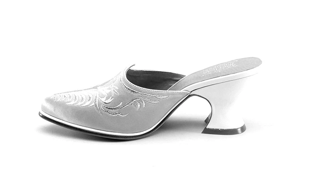 American Duchess Antoinette Women's 18th Century Mules (Green) 16 American Duchess Antoinette Women's 18th Century Mules (Green) - Image 14