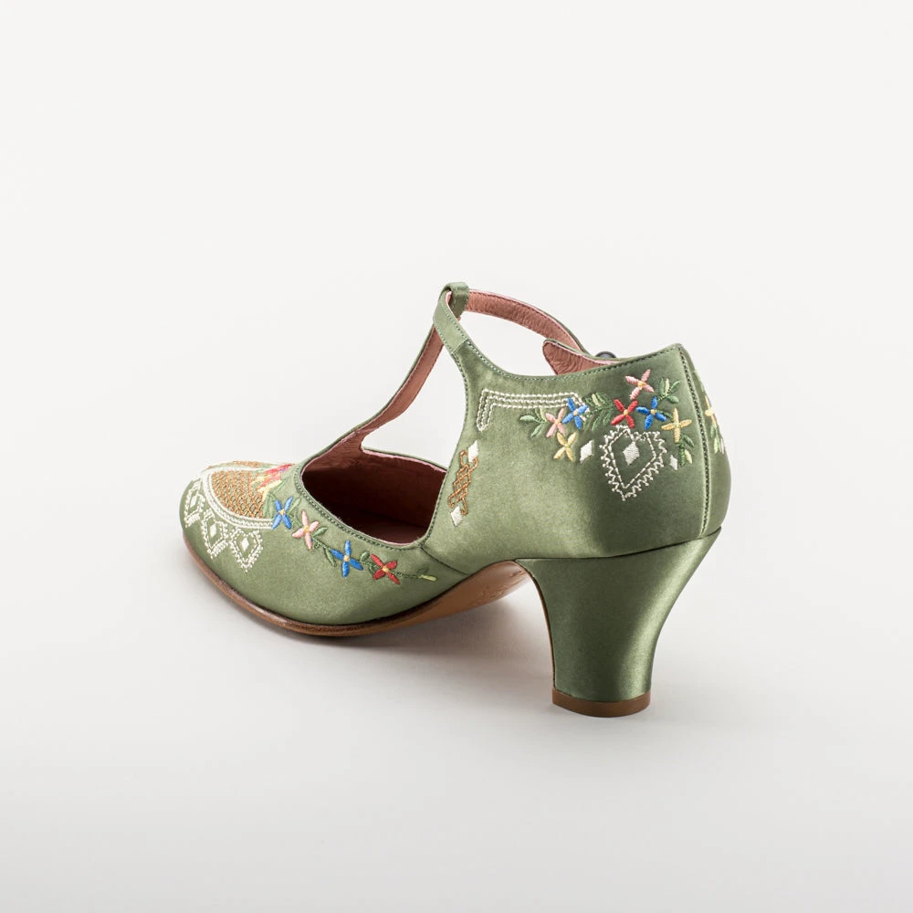 American Duchess Daisy Women's Embroidered T-Straps (Green) 11 American Duchess Daisy Women's Embroidered T-Straps (Green) - Image 9