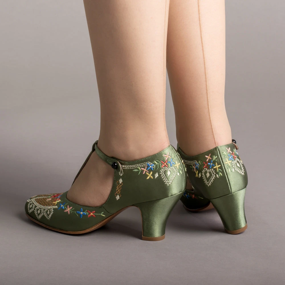 American Duchess Daisy Women's Embroidered T-Straps (Green) 5 American Duchess Daisy Women's Embroidered T-Straps (Green) - Image 3