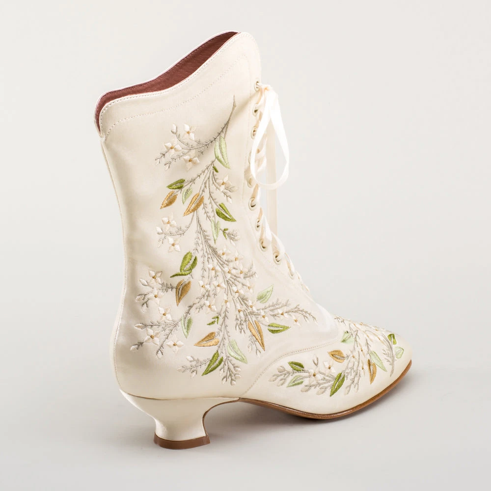American Duchess Flora Women's Embroidered Boots (Ivory) 9 American Duchess Flora Women's Embroidered Boots (Ivory) - Image 7