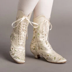 American Duchess Flora Women's Embroidered Boots (Ivory)
