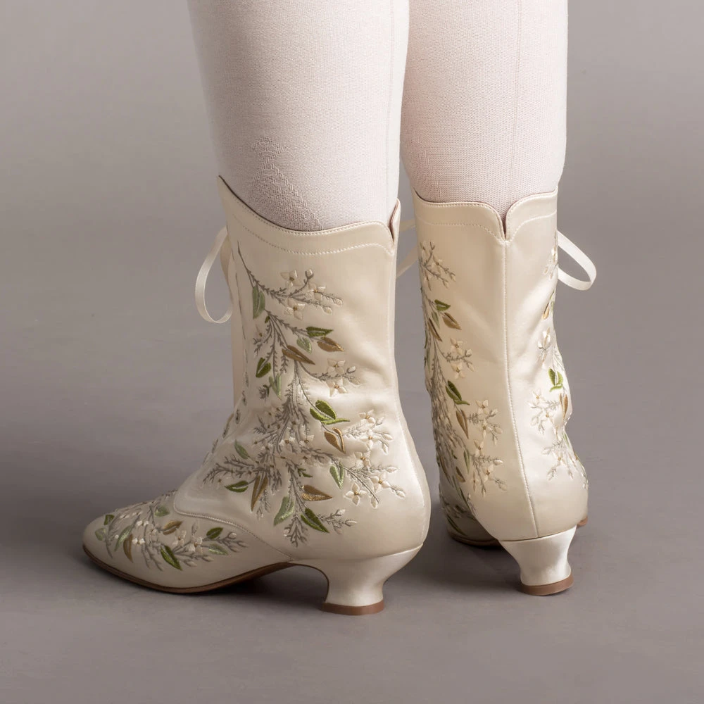 American Duchess Flora Women's Embroidered Boots (Ivory) 5 American Duchess Flora Women's Embroidered Boots (Ivory) - Image 3