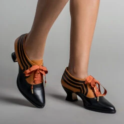 American Duchess Bernadette Women's Edwardian Oxfords Wide (Cognac/Black)