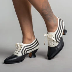 American Duchess Bernadette Women's Edwardian Oxfords (Ivory/Black)