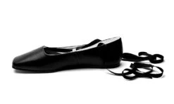 American Duchess PRE-ORDER Bronte Women's Slippers (Black) -StrideOne Store bronte black label no display