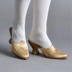 American Duchess Gilded Charlotte Women's 18th Century Mules (Gold)