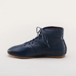 American Duchess Emma Women's Regency Leather Boots (Navy) -StrideOne Store emma regency lace up boots navy 7