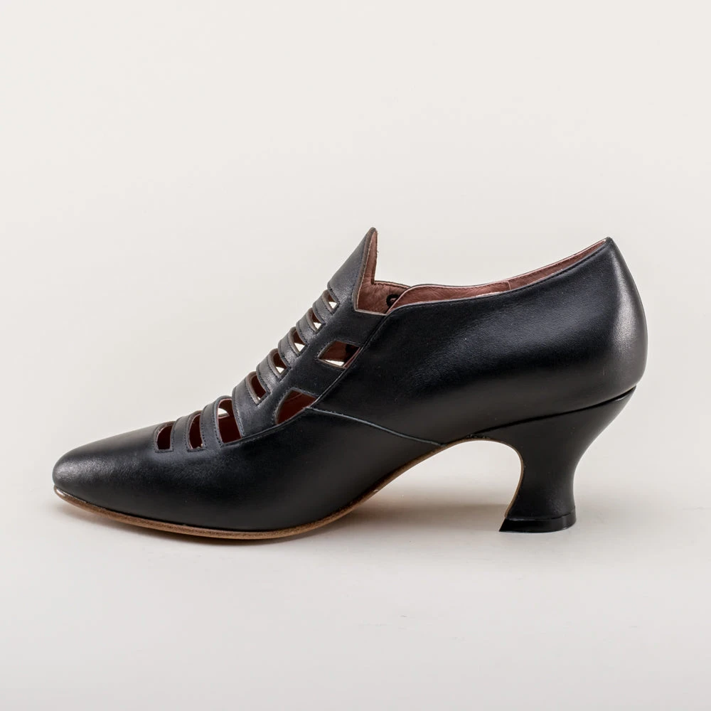 American Duchess Endora Women's Victorian Witch Shoes (Bewitching Black) 12 American Duchess Endora Women's Victorian Witch Shoes (Bewitching Black) - Image 10