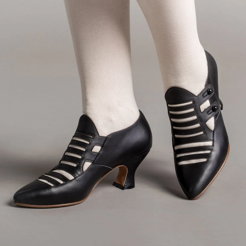 American Duchess Endora Women's Victorian Witch Shoes (Bewitching Black) 4 American Duchess Endora Women's Victorian Witch Shoes (Bewitching Black) - Image 2