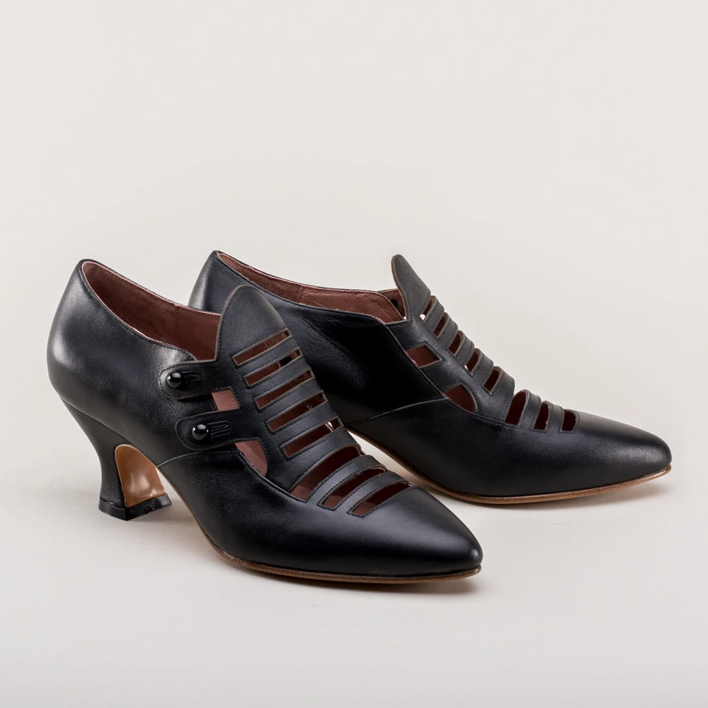 American Duchess Endora Women's Victorian Witch Shoes (Bewitching Black) 6 American Duchess Endora Women's Victorian Witch Shoes (Bewitching Black) - Image 4