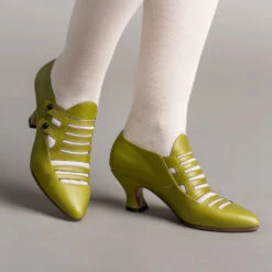 American Duchess Endora Women's Victorian Witch Shoes (Arsenic Green)