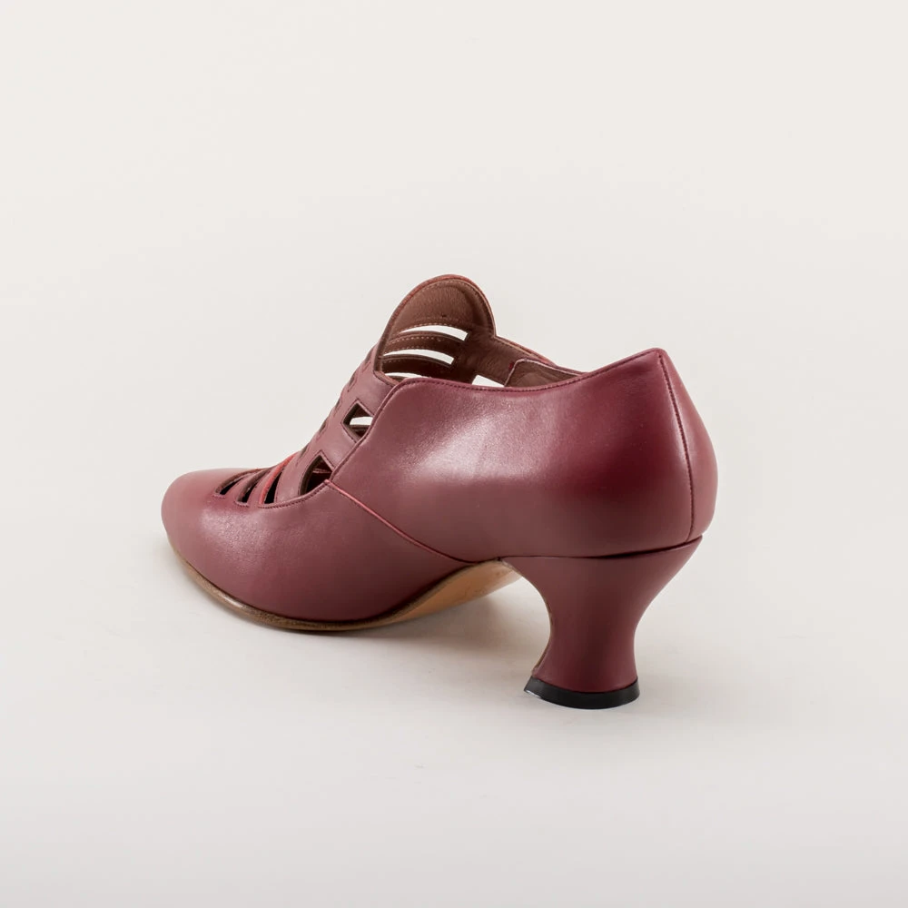 American Duchess Endora Women's Victorian Witch Shoes (Blood Red) 11 American Duchess Endora Women's Victorian Witch Shoes (Blood Red) - Image 9