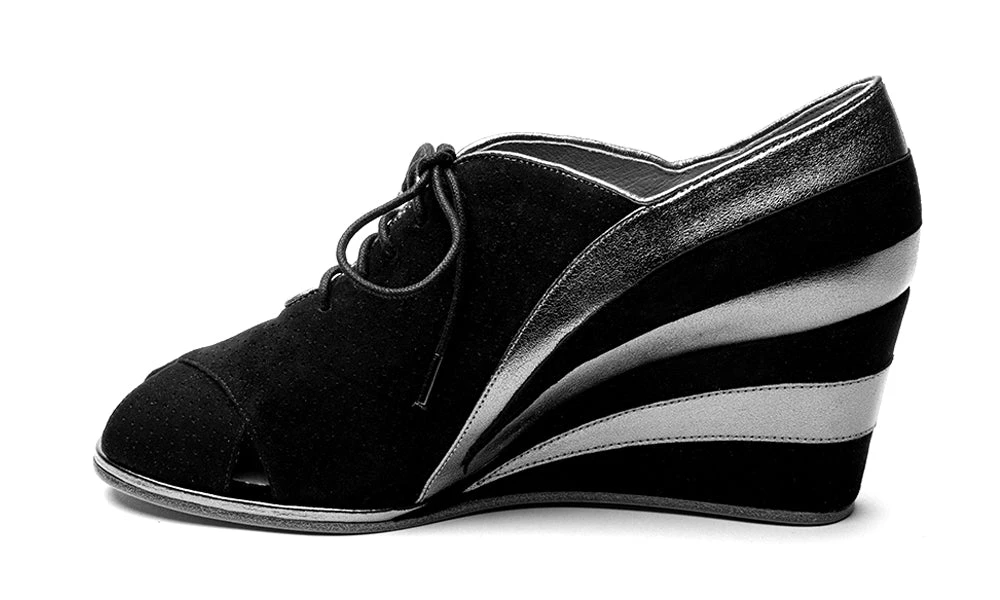 American Duchess PRE-ORDER Esme Women's 1930s Wedges (Gold/Black) 7 American Duchess PRE-ORDER Esme Women's 1930s Wedges (Gold/Black) - Image 5