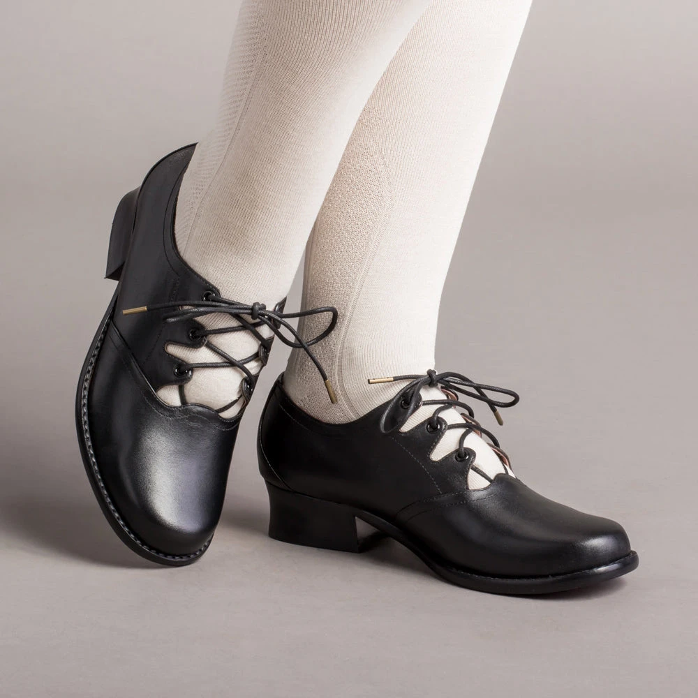 American Duchess Ghillie Vintage Lace-Up Shoes (Black) 3 American Duchess Ghillie Vintage Lace-Up Shoes (Black)