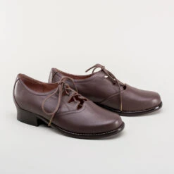 American Duchess Ghillie Vintage Lace-Up Shoes (Brown) -StrideOne Store ghillie 1940s shoes brown