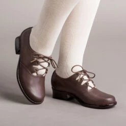 American Duchess Ghillie Vintage Lace-Up Shoes (Brown)