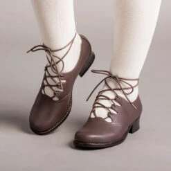 American Duchess Ghillie Vintage Lace-Up Shoes (Brown) -StrideOne Store ghillie 1940s shoes brown of 5