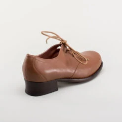 American Duchess Ghillie Vintage Lace-Up Shoes (Tan) -StrideOne Store ghillie 1940s shoes tan 4