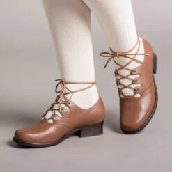 American Duchess Ghillie Vintage Lace-Up Shoes (Tan)