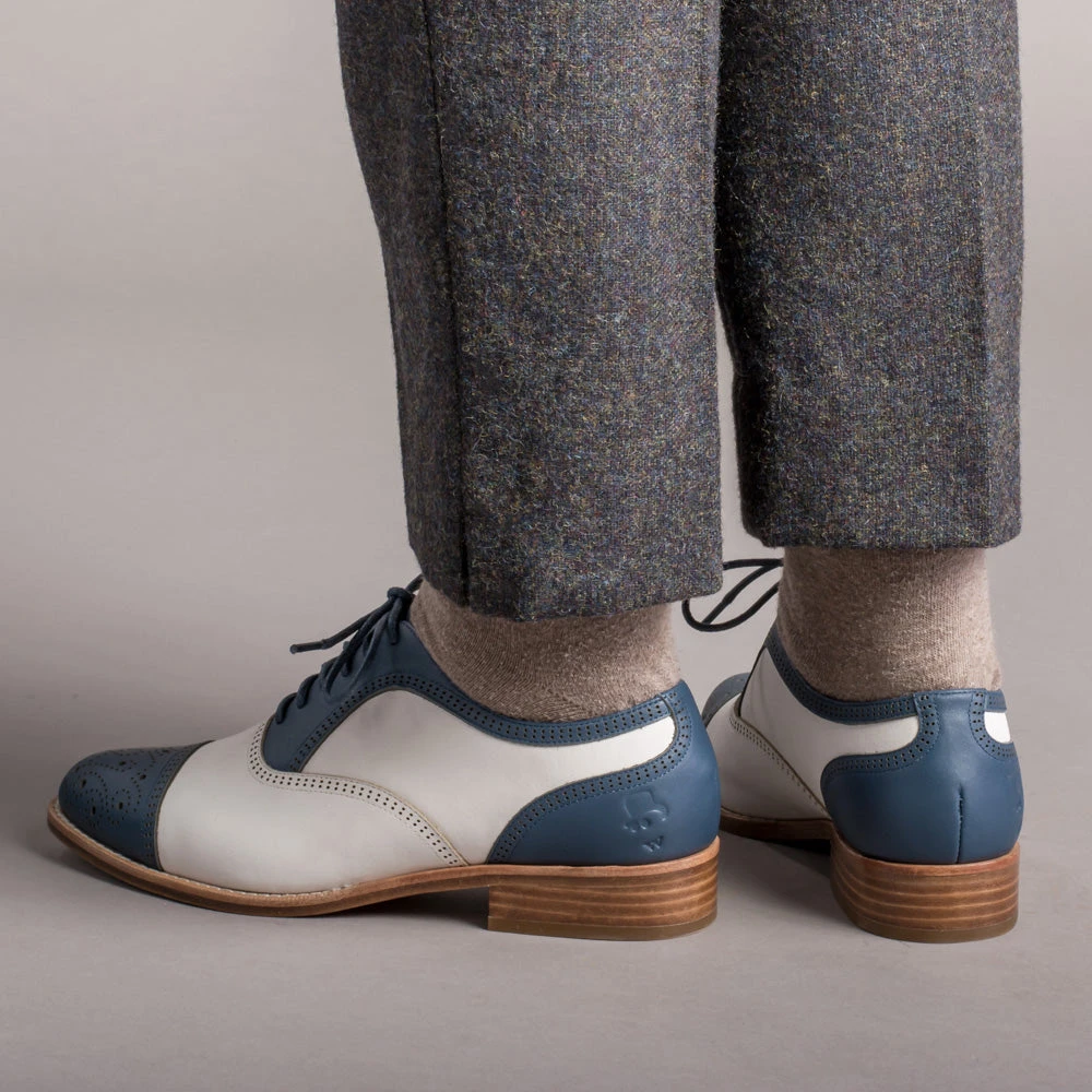 American Duchess Gladys Women's Vintage Cap Toe Oxfords (Blue/White) 5 American Duchess Gladys Women's Vintage Cap Toe Oxfords (Blue/White) - Image 3