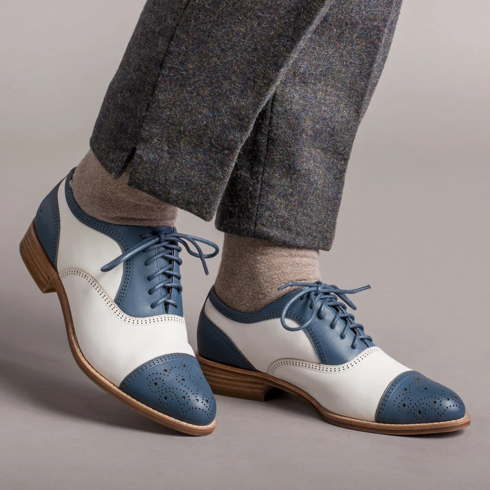 American Duchess Gladys Women's Vintage Cap Toe Oxfords (Blue/White) 3 American Duchess Gladys Women's Vintage Cap Toe Oxfords (Blue/White)