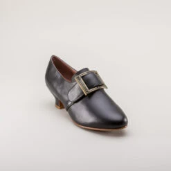 American Duchess Kensington Women's 18th Century Shoes Wide (Black) 24 American Duchess Kensington Women's 18th Century Shoes Wide (Black) -StrideOne Store kensington 18th century shoes black 9 f11658a4 ef75 4d23 96ee 4137b7d4243b