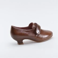 American Duchess Kensington Women's 18th Century Shoes Wide (Walnut) -StrideOne Store kensington walnut 2023 shopify 9 77074de2 f276 4af4 8492 d18a807fa42a