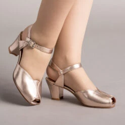 American Duchess Lido Women's Vintage Sandals (Champagne)