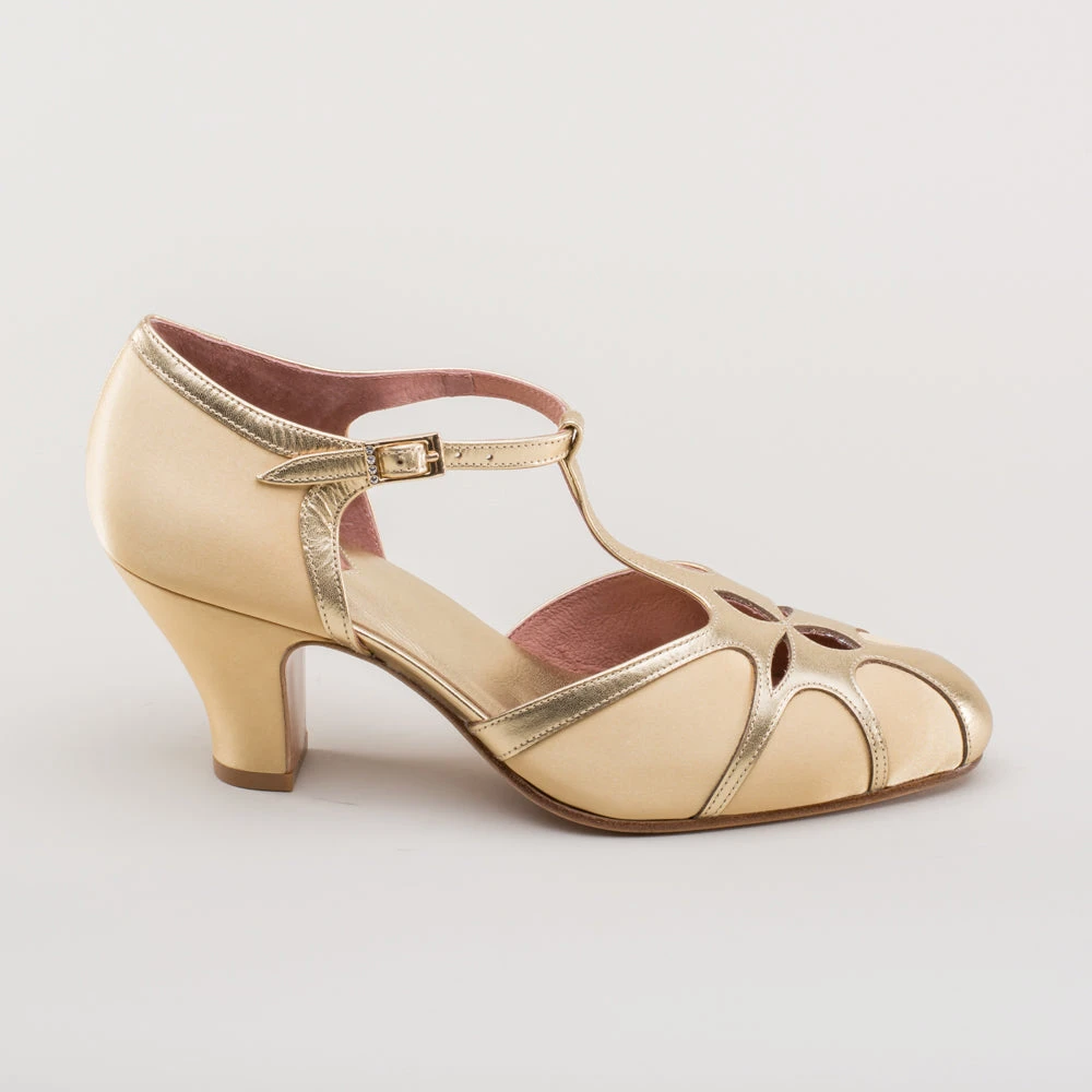 American Duchess Lilith Women's Vintage Flapper T-Straps Wide (Gold/Gold) 8 American Duchess Lilith Women's Vintage Flapper T-Straps Wide (Gold/Gold) - Image 6