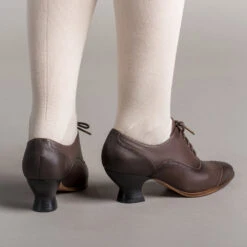 American Duchess Londoner Women's Edwardian Oxfords Wide (Brown) -StrideOne Store londoner edwardian oxfords brown of 3 e68bb821 c6d9 43da 986d a0ff1942266e