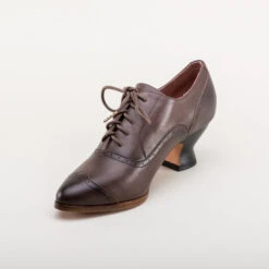 American Duchess Londoner Women's Edwardian Oxfords Wide (Brown) -StrideOne Store londoner edwardian oxfords brown w 8 71fe34be a10e 4858 a97f e6f2c009332a
