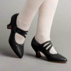 American Duchess Mae Women's Edwardian Shoes (Black)