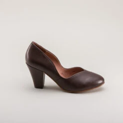 American Duchess Marilyn Women's 1940s Pumps (Brown) 18 American Duchess Marilyn Women's 1940s Pumps (Brown) -StrideOne Store marilyn 1940s pumps brown 3