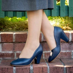 American Duchess Marilyn Women's 1940s Pumps (Navy Blue) -StrideOne Store marilyn pumps OFgr w 20