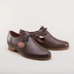 American Duchess Marlowe Men's Renaissance Shoes (Brown)
