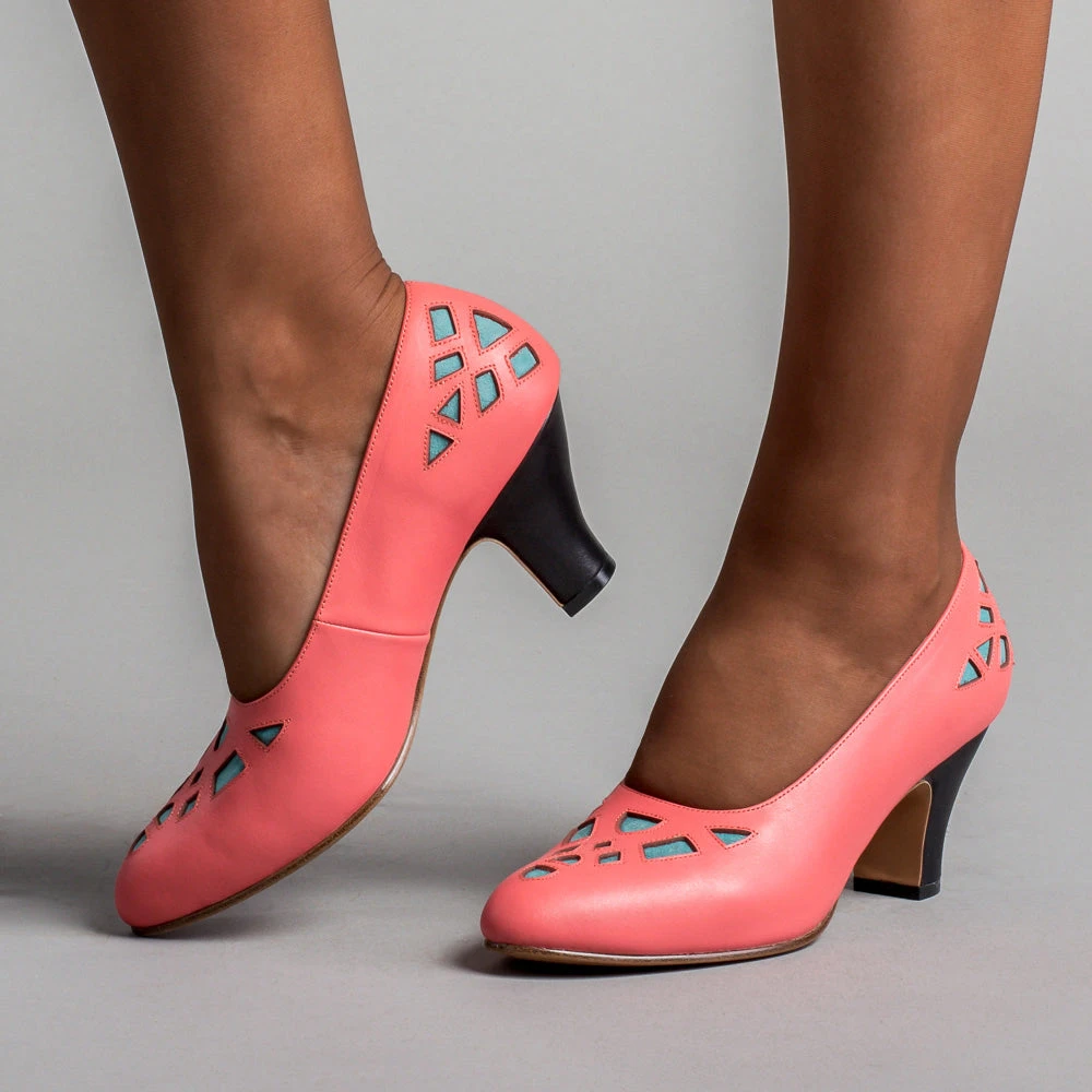 American Duchess Meme Women's Vintage Pumps (Pink/Teal/Black) 4 American Duchess Meme Women's Vintage Pumps (Pink/Teal/Black) - Image 2