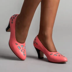 American Duchess Meme Women's Vintage Pumps (Pink/Teal/Black)