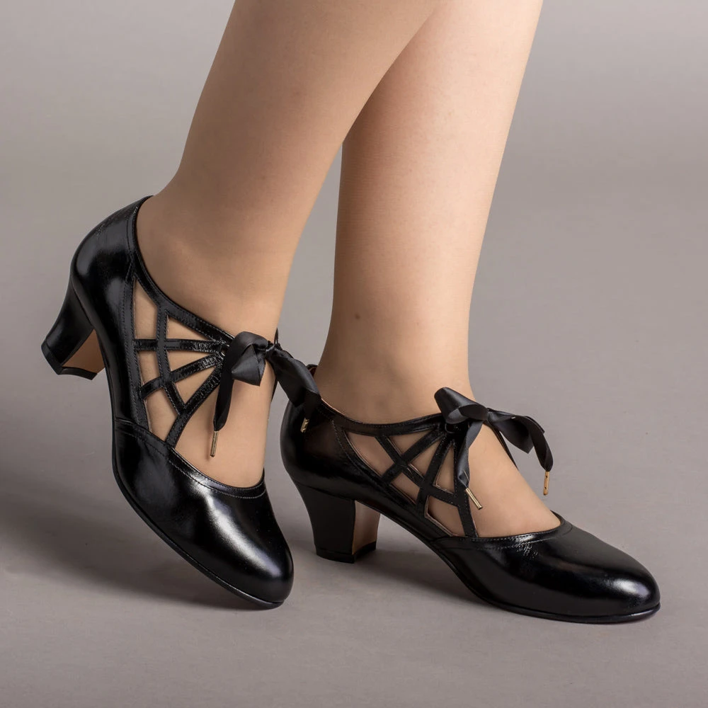 American Duchess Parker Women's Vintage Spiderweb Pumps (Black) 4 American Duchess Parker Women's Vintage Spiderweb Pumps (Black) - Image 2