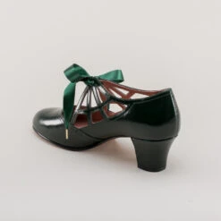 American Duchess Parker Women's Vintage Spiderweb Pumps (Green) -StrideOne Store parker vintage spiderweb shoes green 6