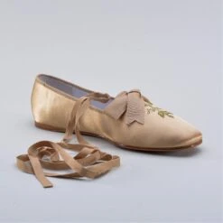 American Duchess Penelope Ladies' Regency Slippers (Gold) -StrideOne Store penelope gold 2023 shopify 5