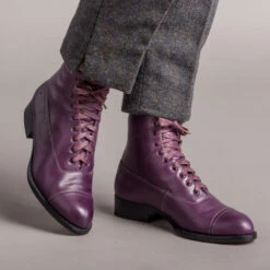 American Duchess Rainey Women's Vintage Lace-Up Boots (Purple)