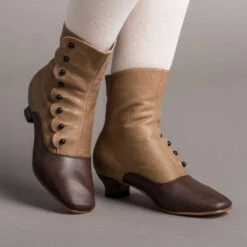 American Duchess Renoir Women's Victorian Button Boots (Tan/Brown)